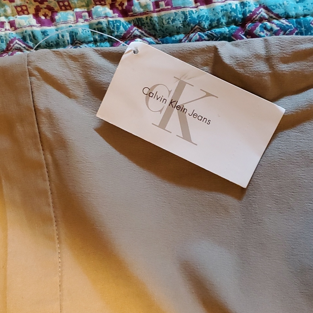 New Calvin Klein Jeans Capri Pants, Tan, 14 - Picture 5 of 9